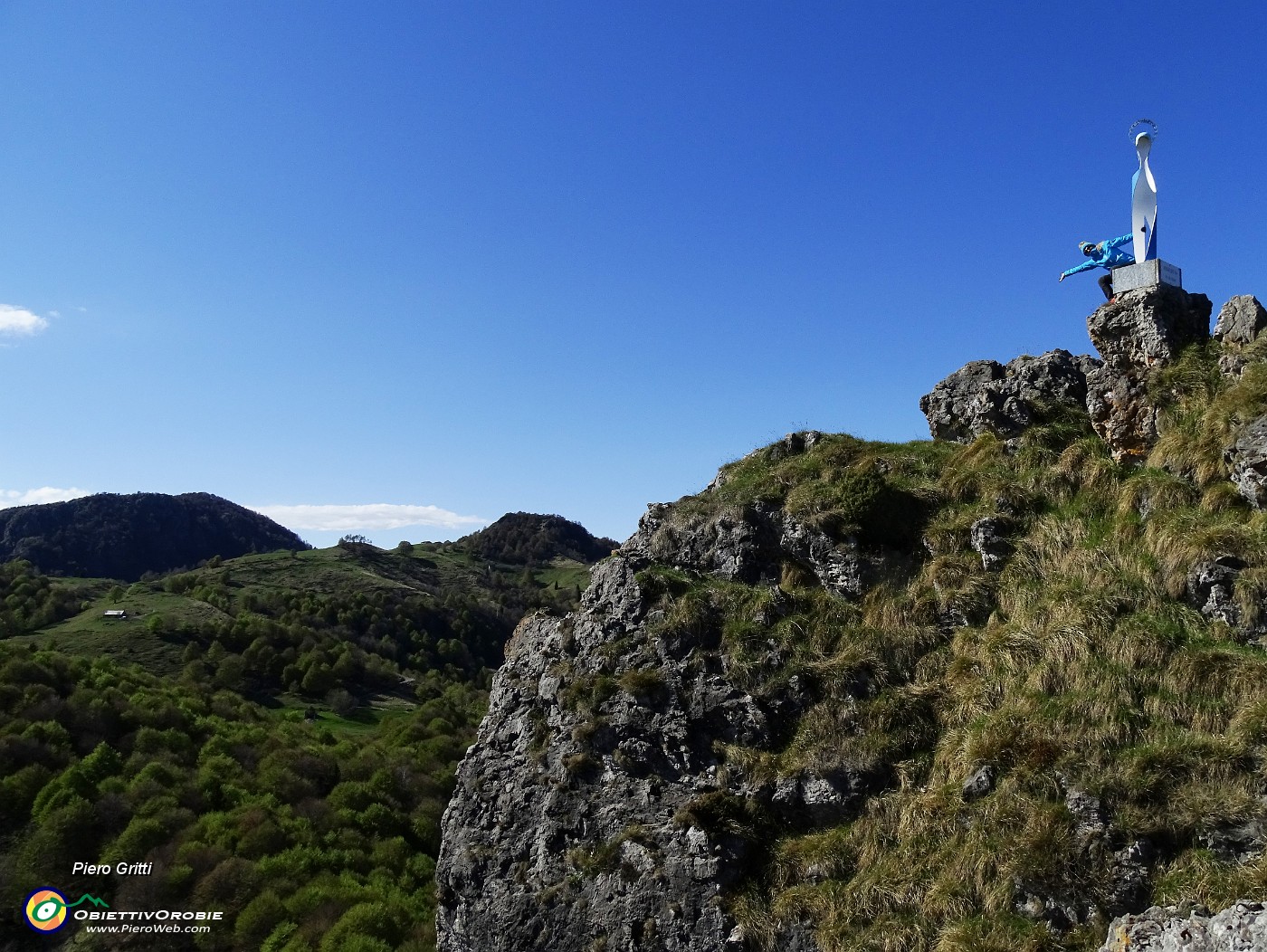 40 Madonna delle cime in Corno Zuccone (1458 m).JPG -                                